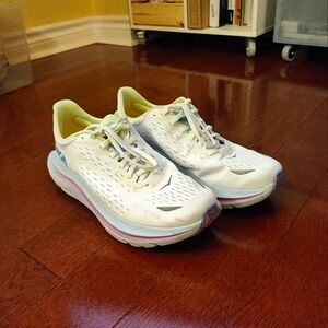 Hoka Women's Kawana